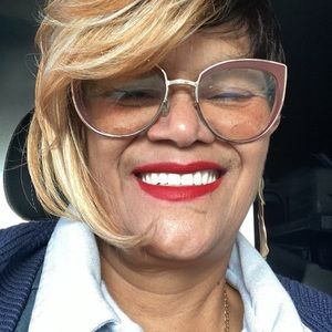 Meet your Posher, Monique